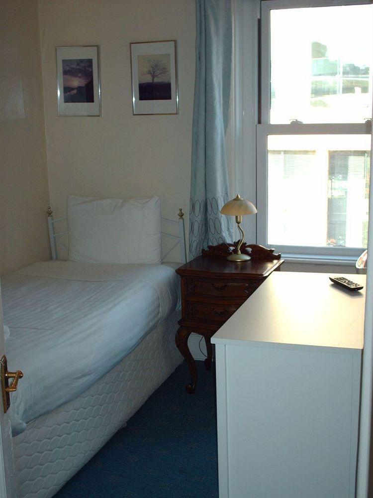 The Camberley Hotel Harrogate Bagian luar foto