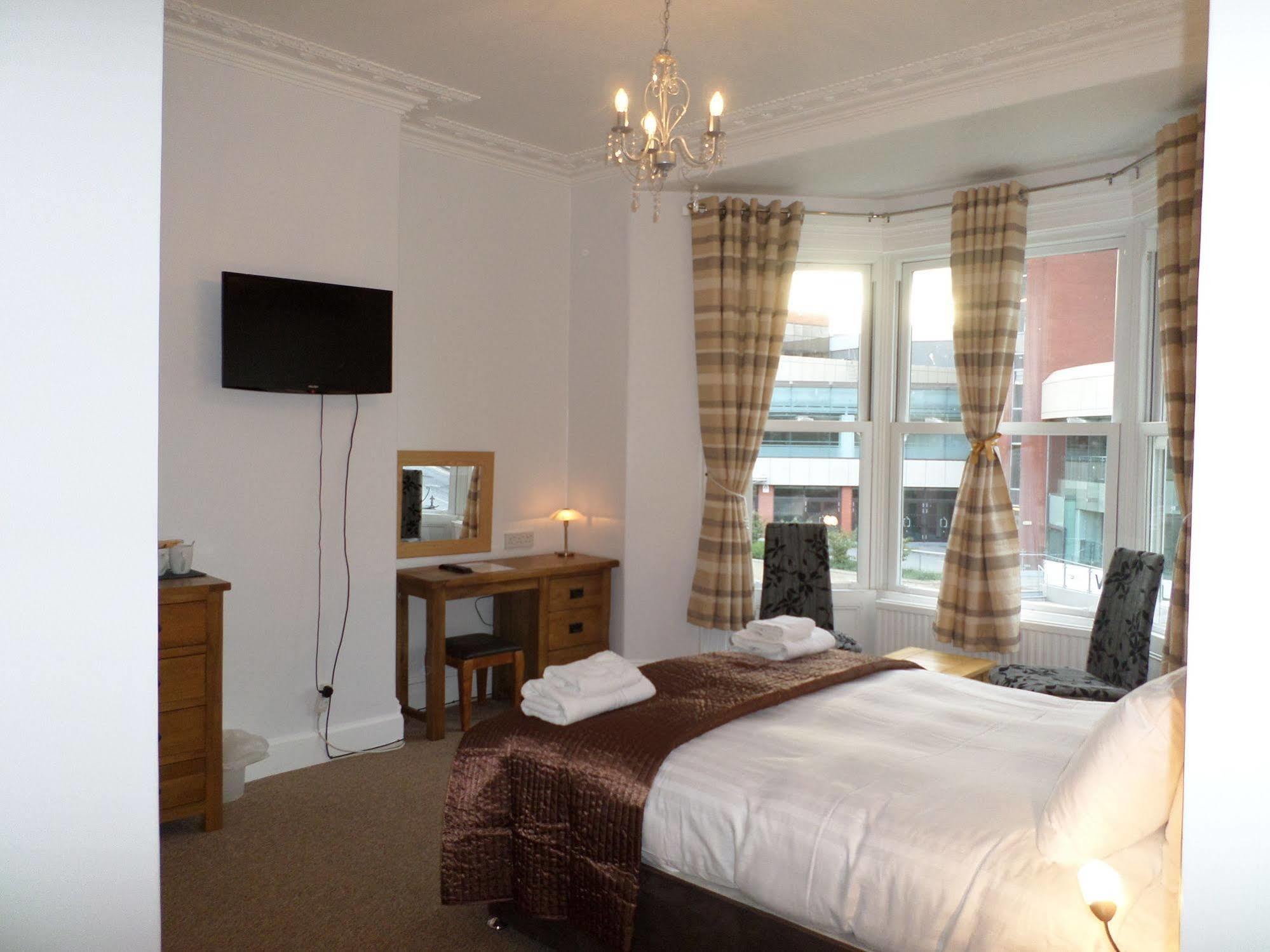 The Camberley Hotel Harrogate Bagian luar foto